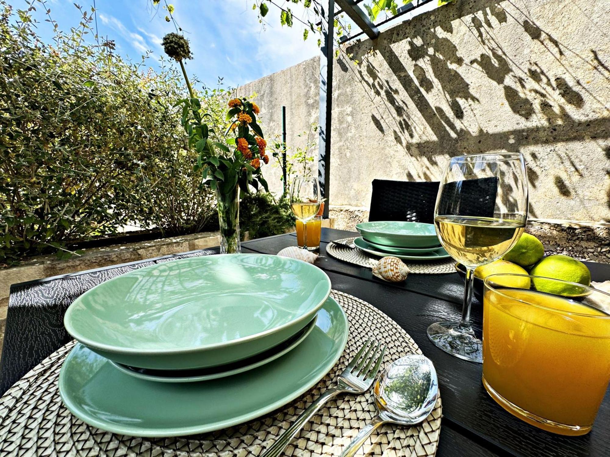 Studio Apartment Matoni Postira Exterior foto